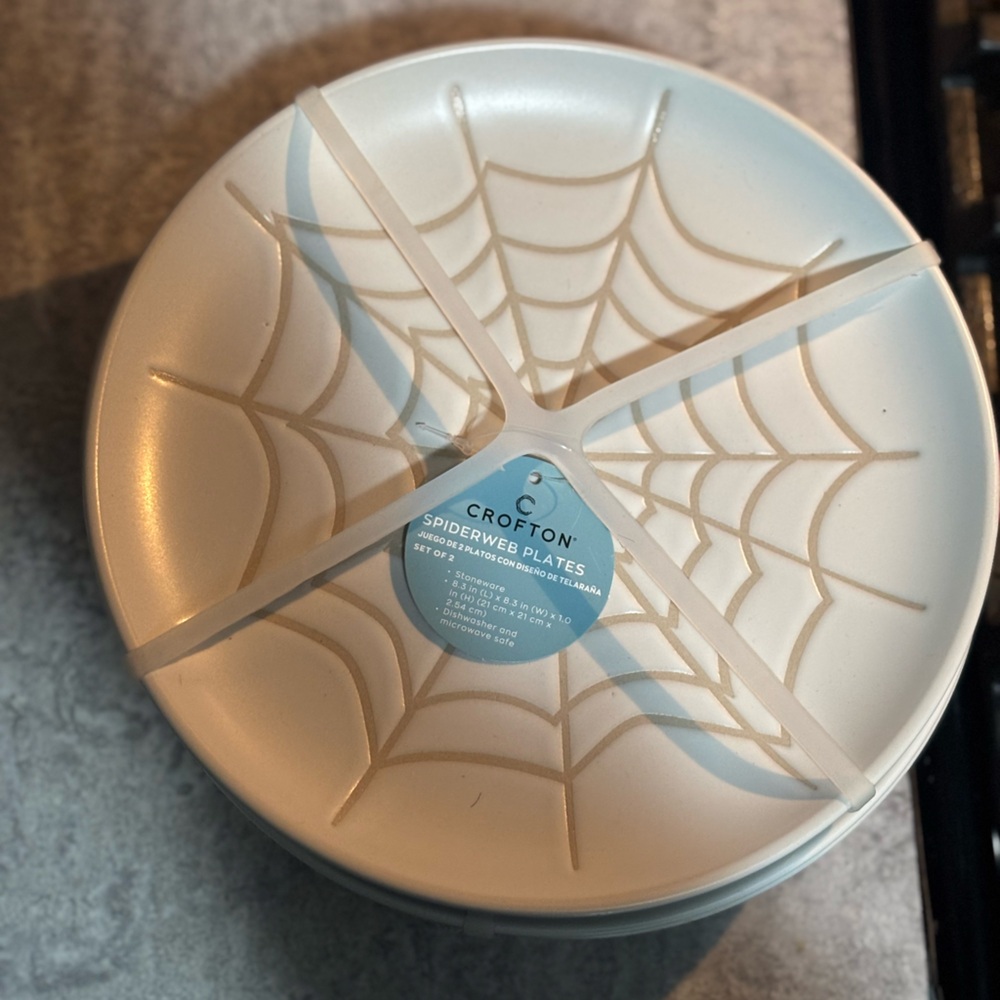 Crofton Spiderweb Serving Plates